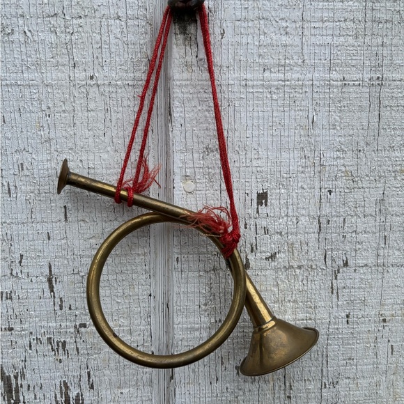 BRASS HORN VINTAGE CHRISTMAS ORNAMENT - Picture 10 of 11